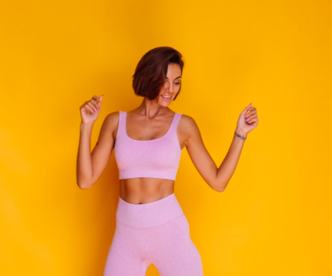 बस इन 4 वर्कआउट्स के जरिए आसानी से हासिल कर सकते हैं परफेक्ट एब्स  